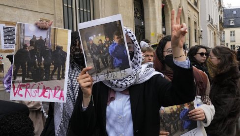 СТУДЕНТИ БЛОКИРАЛИ ПРИСТУП УНИВЕЗИТЕТУ У ПАРИЗУ: На протесту против рата у Гази подршка палестинском народу (ФОТО)