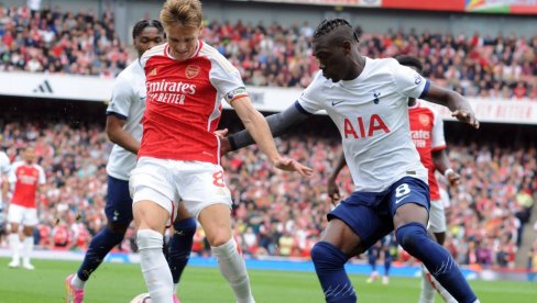 ДРАМА У СЕВЕРНОМ ЛОНДОНУ: Арсенал има прилику да направи велики корак ка титули, али певци ће имати шта да кажу на Емирејтсу