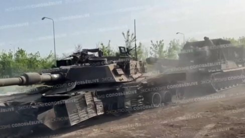 MOSKVA IMA VIŠE ABRAMSA NEGO KIJEV: Zaplenjena još dva američka tenka, a odvlače i britanski Čelindžer CRARRV (VIDEO)