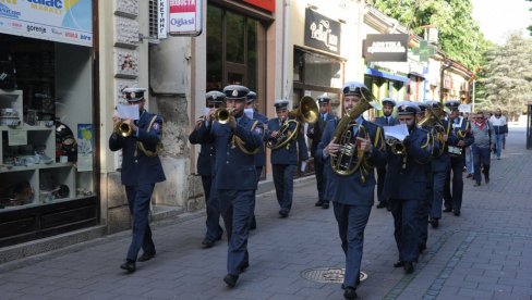 PRAZNIČNA BUDILICA ZA USNULI GRAD; Tradicionalna prvomajska manifestacija u Kraljevu