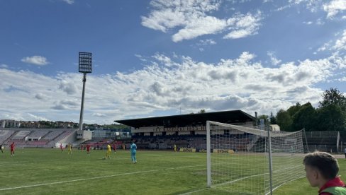 SUPERLIGA - GOLOVI NA SVE STRANE: Nišlije prizemljile zmajeve, IMT dvaput gubio od otpisanog Radnika, pa mu napunio mrežu (VIDEO)