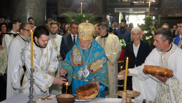 ОБЕЛЕЖЕНА СЛАВА ГРАДА СМЕДЕРЕВА: Васкрши понедељак у храму Светог Георгија