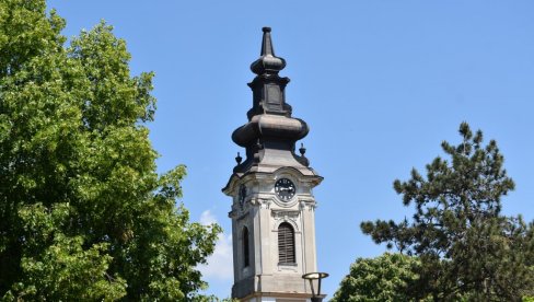 CRKVA U MOKRINU DOBIJA POZLAĆENI KRST: Što je srušilo nevreme, popraviće donatori