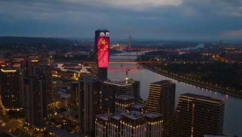 U ČAST DOLASKA SI ĐINPINGA: Kula Beograd u bojama kineske i srpske zastave (VIDEO)