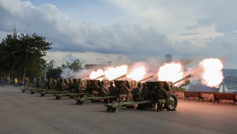 DAN POBEDE: Na Kalemegdanu izvedena počasna artiljerijska paljba (FOTO)