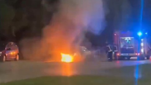 OGROMNA VATRENA BUKTINJA NA PUTU: Zapalio se automobil u Smederevskoj Palanci (VIDEO)