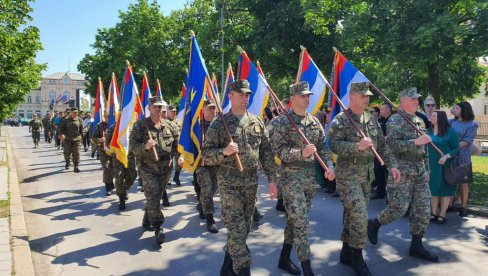 SRPSKA OBELEŽILA KRSNU SLAVU  VOJSKE RS - VIDOVDAN: Vaspitani smo na osnovu kosovskog mita, to pripada svakom Srbinu, ističe Dodik