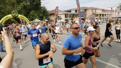 ЧЕТВРТА МАЈСКА ВРБАШКА ТРКА ПРИВУКЛА ВИШЕ ОД 400 УЧЕСНИКА СВИХ УЗРАСТА   Трчање јаче од инфаркта