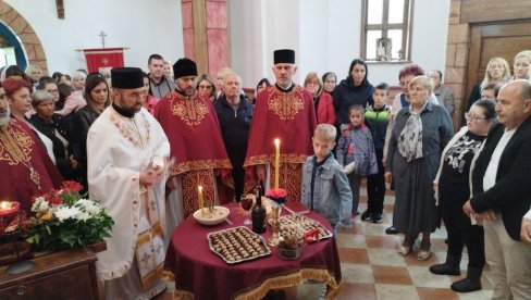 SLAVA HRAMA PORED DRINE: Azbukovica ljubi proroka Jeremiju