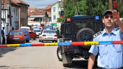 МУШКАРАЦ ИЗРЕШЕТАН АУТОМАТСКОМ ПУШКОМ: Пуцњава у Тетову, полиција блокирала део подручје (ВИДЕО)