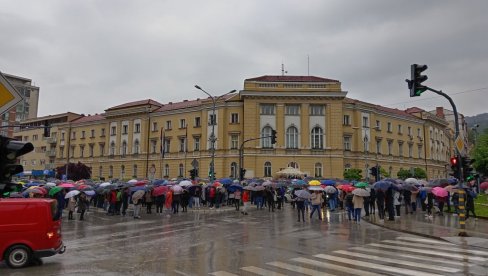 ОНИ КОЈИ ПОЗИВАЈУ НА ХАОС ПРВИ ЋЕ ГРАЂАНИМА ОКРЕНУТИ ЛЕЂА: ГО СНС Ужице најоштрије осудило позив блокадера на грађанску непослушност