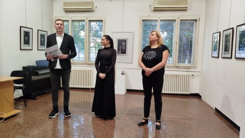 POSTAVKA „ALTER EGO“: Milena Milenković ponovo izlaže u Paraćinu (FOTO) POSTAVKA „ALTER EGO“: Milena Milenković ponovo izlaže u Paraćinu (FOTO)