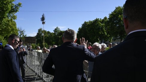 PRVI SNIMAK NAKON ATENTATA NA PREMIJERA SLOVAČKE: Fico leži na zemlji, okolo panika (VIDEO)