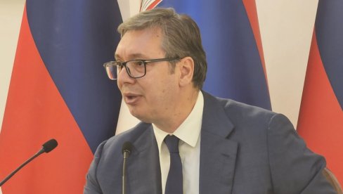 BORIĆEMO SE NIKAD SNAŽNIJE - NEĆEMO IM DATI ČAST, REPUBLIKU SRPSKU I SRBIJU! Čitava sala aplaudirala nakon govora Vučića