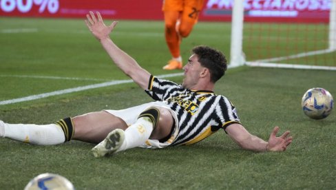 MOĆNA PORUKA VLAHOVIĆA! Juventus slavi Srbina, a on razmišlja samo o jednom čoveku (VIDEO)