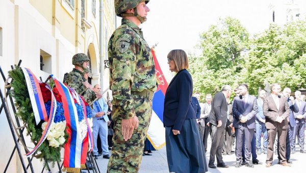 БОРБА ПРЕДАКА НАМ ЈЕ ЗА УЗОР: Државном церемонијом у Сремским Карловцима обележено 176 година од Мајске скупштине