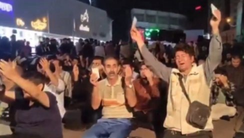 IRANCI SE MOLE ZA SVOG LIDERA: Narod izašao na ulice (VIDEO)
