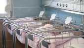 DVE SESTRE, BRAT I SESTRA: U porodilištu u Novom Sadu za dan rođeno 29 beba, među njima dva para blizanaca