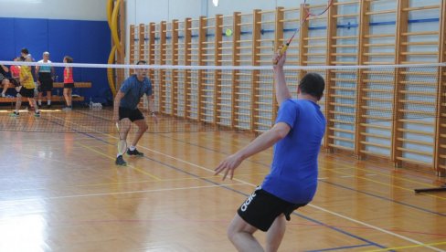 VEŠTINE NA MREŽI: U Kraljevu održano prvo turnirsko takmičenje u badmintonu