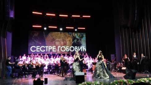 ЛЕПОТА ЈЕ У ТРАДИЦИЈИ: Сестре Гобовић одржале солистички концерт поводом 20 година каријере