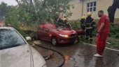 STRADALA ŽENA U SOMBORU: Jako nevreme praćeno gradom i obilnom kišom zahvatilo Srbiju (FOTO/VIDEO)