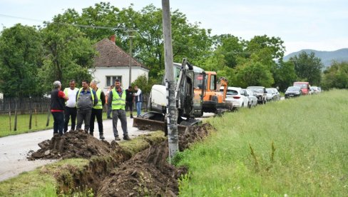 STIŽE VODA DO BRESNICE: U Čačsnskom selu grade vodovodnu mrežu