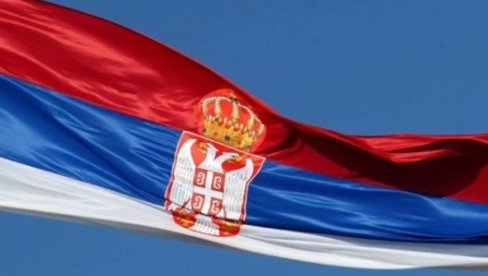 SKANDAL: Obezbeđenje UN pokušalo da otme srpsku zastavu srpskim žrtvama rata u BiH, oni poručili - Ni za živu glavu!