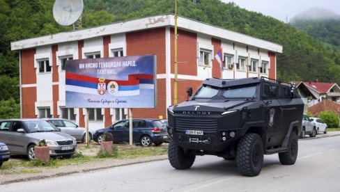 ŠIROM SREBRENICE JASNA PORUKA NA ĆIRILICI: Mi nismo genocidan narod (FOTO)