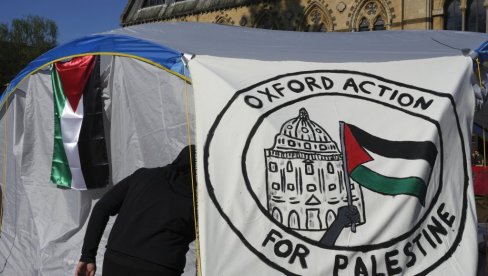 ZAKLJUČALI OKSFORD ZBOG DEMONSTRANATA: Propalestinska grupa održala protest ispred britanskog univerziteta