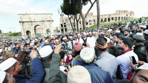REKETIRAJU RADNIKE DA FINANSIRAJU DŽAMIJE: Italijanski grad Monfalkone u provinciji Goricija postao mesto gde vlada i sprovodi teror islamsk
