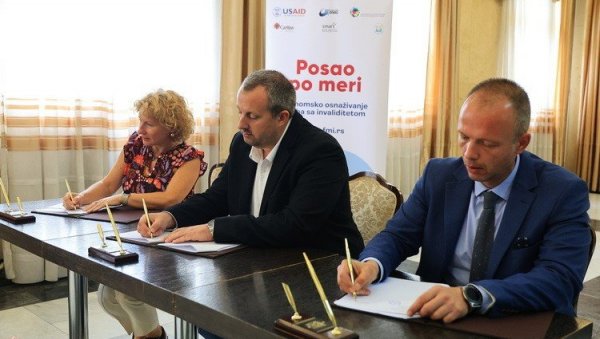 ЗА ПОЈЕДИНЦЕ И КОМПАНИЈЕ 20.000 ДОЛАРА: У Крагујевцу основан Фонд за подршку запошљавања особа са инвалидитетом