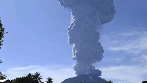 IZDATO NAJVIŠE UPOZORENJE ZA VAZDUHOPLOVNE VLASTI: Panika zbog erupcije vulkana, pepeo leteo 6 kilometara u vazduh