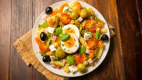 SALATA SA KUVANIM JAJIMA: Nutritivno bogata i zdrava salata