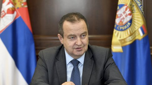 МАСОВНИ НАПАДИ НА ПОЛИЦИЈУ: Дачић се обраћа: Демолиране, пљачкане и паљене просторије СНС (ВИДЕО)