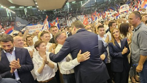 GRADONAČELNIK LJUBLJANE NA MITINGU U BEOGRADU: Zoran Janković došao da pruži podršku listi Aleksandra Vučića pred lokalne izbore