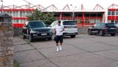 ГУДЕЉ СТИГАО: Фудбалер се вратио у вилу после тренинга