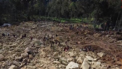 ЗАКОПАНИ ЖИВИ: Операција спасавања 2000 људи у Папуа Новој Гвинеји (ВИДЕО)