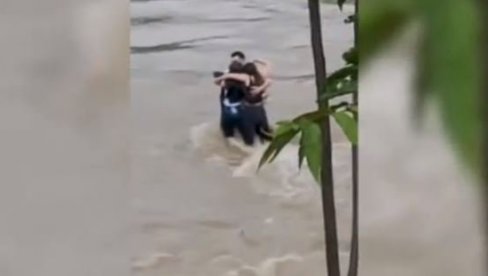 NESTALI U POPLAVI: Ovo su troje mladih koje je odnela voda (FOTO/VIDEO)
