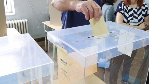 NOVI USLOVI ZA GLASANJE NE MOGU NI PRE JESENI: Paket izbornih zakona koje traže blokaeri i deo opozicije uskoro pred poslanicima