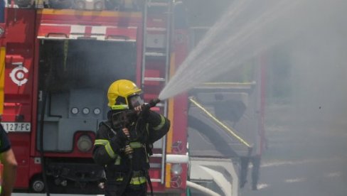 GUST CRNI DIM SE NADVIO NAD ČUKARICOM: Požar kod Ade Ciganlije (FOTO)