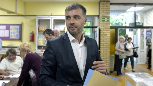 BLAM SAVE MANOJLOVIĆA: Tražio kontrolu glasačkih listića, a kada je video da je doživeo debakl, tražio prekid!
