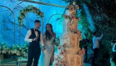 ГАЛА ВЕСЕЉЕ: Велика свадбена торта на четири спрата код Тамаре Милутиновић и Дарка Јевтића (ФОТО)