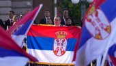 SMETAJU IM ČAK I DECA KOJA IGRAJU SRPSKO KOLO! Vučić je Svesrpskim saborom ujedinio Srbe, ali i izazvao bes ideologa opozicije (VIDEO)