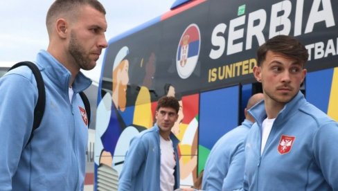 ОЗБИЉНА СИТУАЦИЈА: Ево шта се десило на почетку тренинга фудбалера Србије пред меч одлуке на ЕУРО 2024 (ВИДЕО)