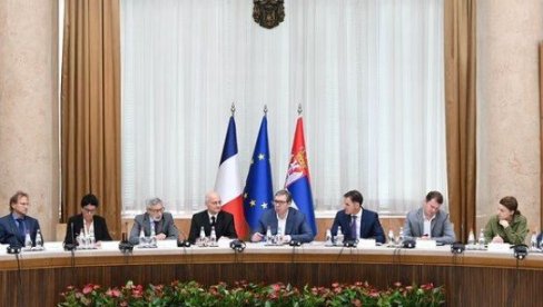 INVESTICIJE U PRIORITETNIM SEKTORIMA I UČEŠĆE U EKSPU: Predsednik Vučić se oglasio nakon sastanka sa MEDEF-om (FOTO)