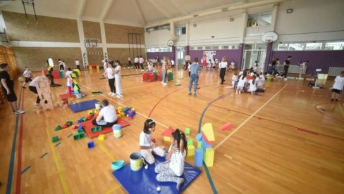 PRATIOCA ČEKA 200 MALIŠANA: Pomoć trećeg lica koristi 880 školaraca u inkluzivnom sistemu