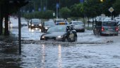 NEZAPAMĆENA OLUJA U KRAGUJEVCU: Padao grad veličine oraha, ulice pod vodom (FOTO)