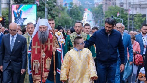 ODRŽANA SPASOVDANSKA LITIJA U BEOGRADU: Kivot sa moštima Justina Ćelijskog položen u Hramu Svetog Save (FOTO/VIDEO)