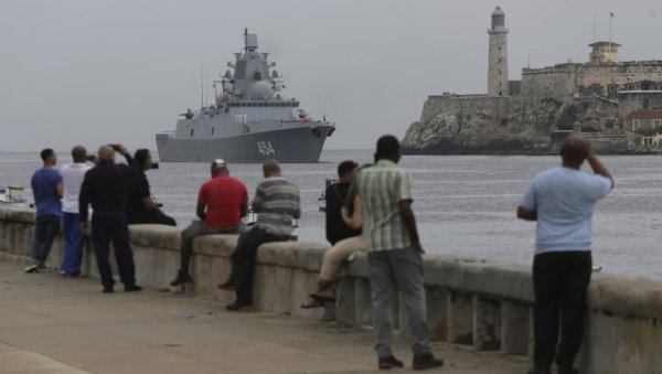РУСКИ БРОДОВИ ТРЕСУ АМЕРИКУ: Долазак московске флоте у Хавану на Куби уздрмао Вашингтон