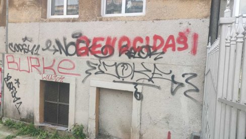 PROVOKACIJE U SARAJEVU: Na Ambasadi Srbije osvanuo jeziv grafit